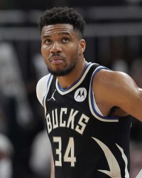 网络游戏平台-幸无大碍！字母哥谈扣篮受伤：本想重返赛场 但球队说不值得冒险|吉安尼斯·安特托孔波|扬尼斯-阿德托昆博|印第安纳步行者队|密尔沃基雄鹿队|篮板_新浪体育_新浪新闻