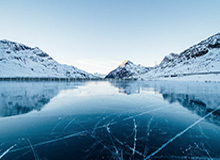 电竞赛事-阿德耶米门前抢点破门，拜尔横传送助攻！多特1-0领先奥格斯堡